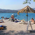 דירה With A Swimming Pool Mastrinka, Ciovo - 11192 טרוגיר