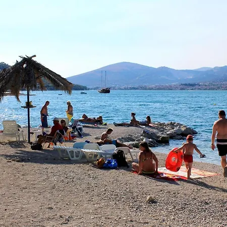Daire With A Swimming Pool Mastrinka, Ciovo - 11192 Trogir