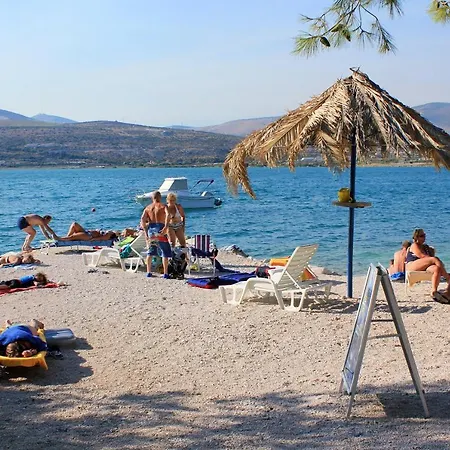 Daire With A Swimming Pool Mastrinka, Ciovo - 11192 Trogir